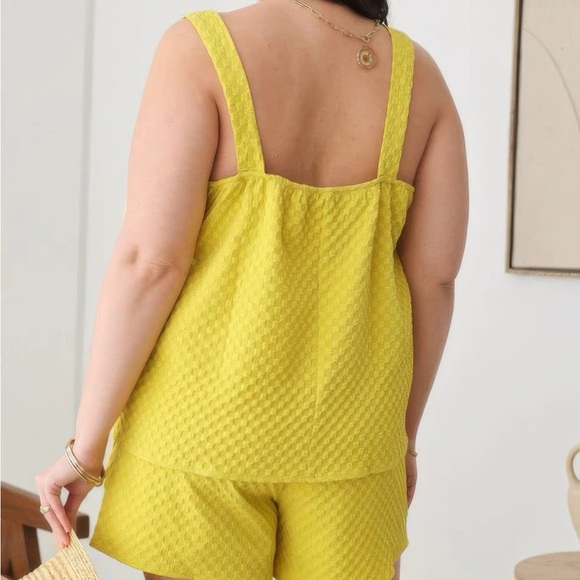 Textured Top And Short Sets - Picture 6 of 6